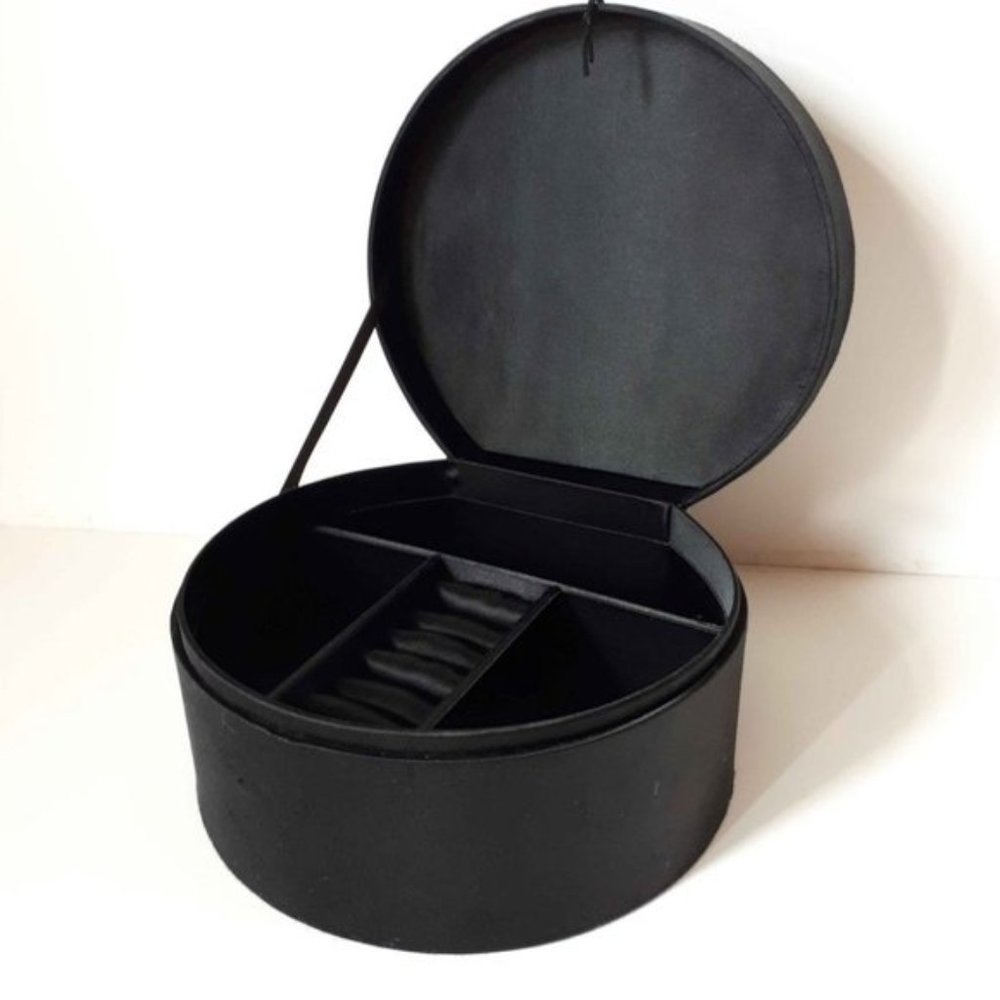 Jewellery Box Black Satin Circular
